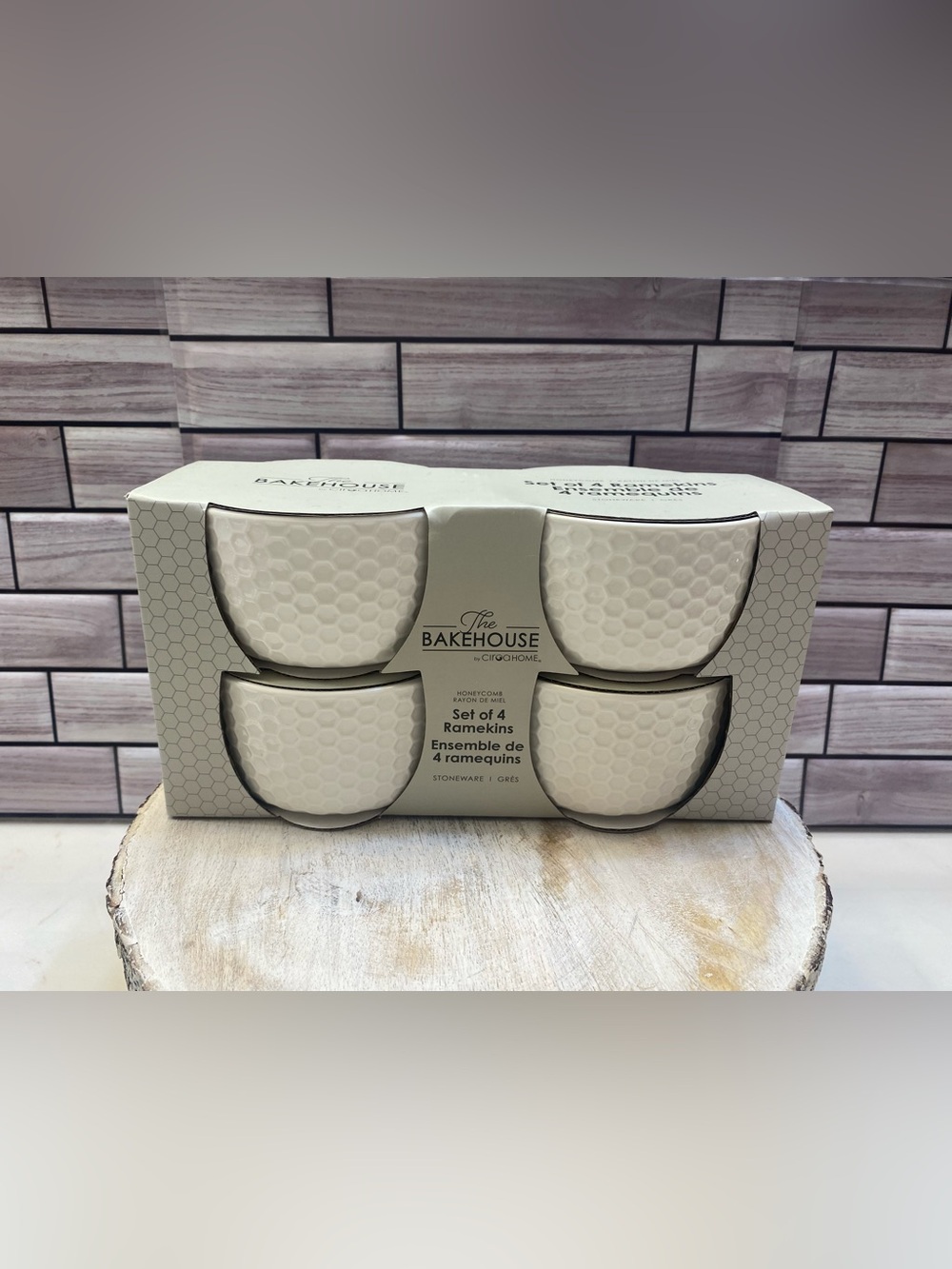 TheBAKEHOUSE❤️(4) HONEYCOMB Ramekins ceramic White 4x2”” NIB